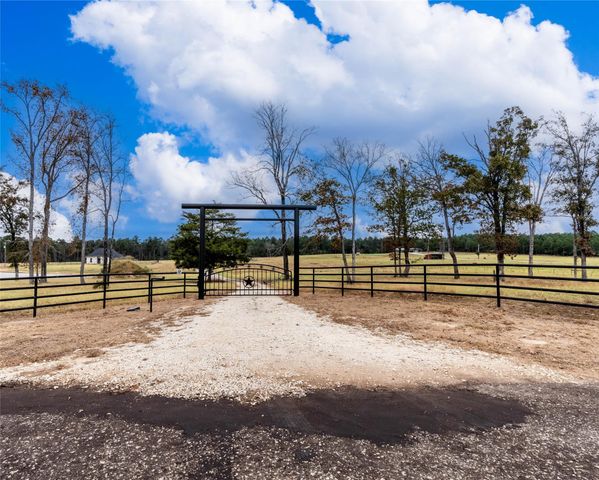 1322 An County Road 171, Elkhart, TX 75839
