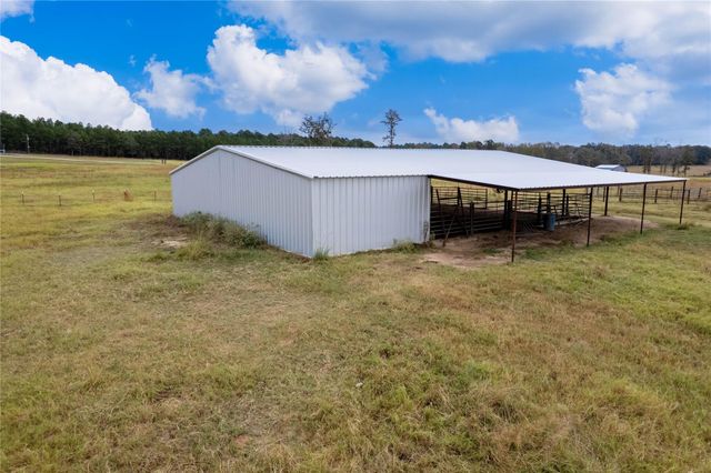 1322 An County Road 171, Elkhart, TX 75839