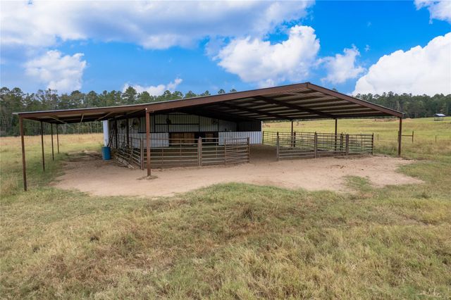 1322 An County Road 171, Elkhart, TX 75839