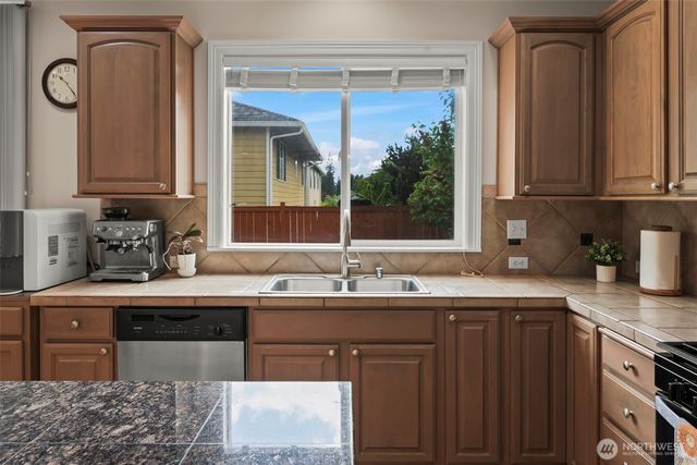 36010 11th Avenue SW, Federal Way, WA 98023
