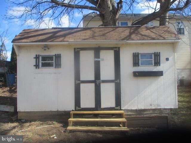 229 SAINT MARYS RD, Baltimore, MD 21221