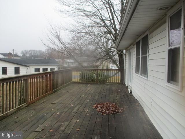 229 SAINT MARYS RD, Baltimore, MD 21221