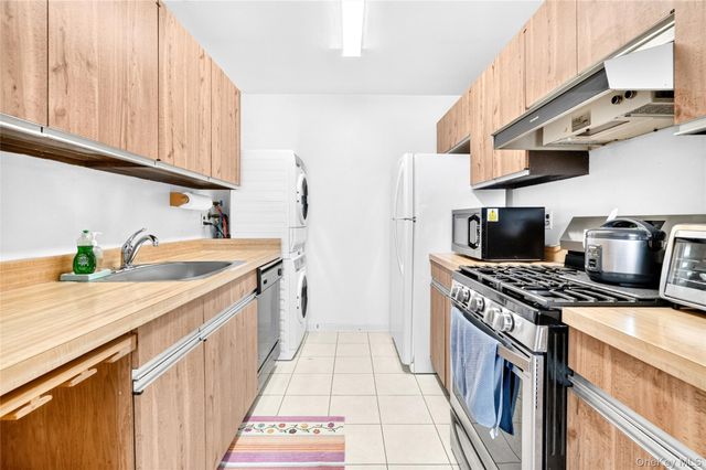 23 Hillside Terrace D, White Plains, NY 10601