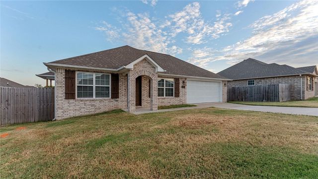 2209 Misti Woods Street, Gentry, AR 72734