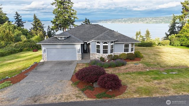 7023 Columbia Avenue, Clinton, WA 98236