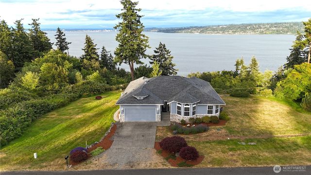 7023 Columbia Avenue, Clinton, WA 98236