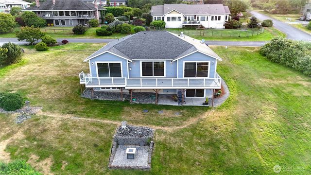 7023 Columbia Avenue, Clinton, WA 98236