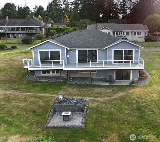 7023 Columbia Avenue, Clinton, WA 98236