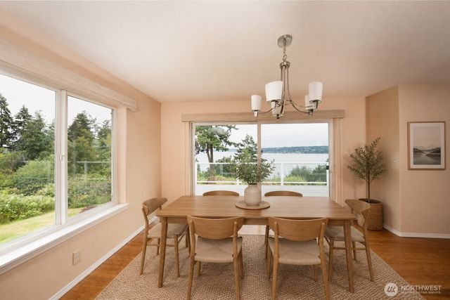 7023 Columbia Avenue, Clinton, WA 98236