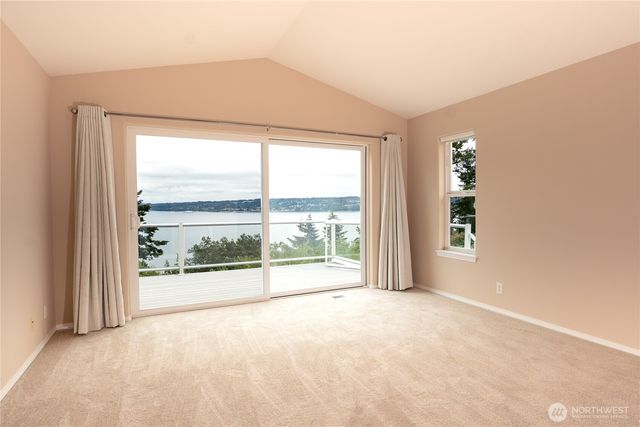 7023 Columbia Avenue, Clinton, WA 98236