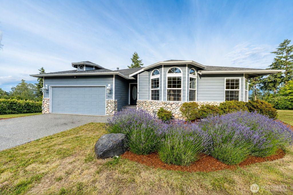 7023 Columbia Avenue, Clinton, WA 98236