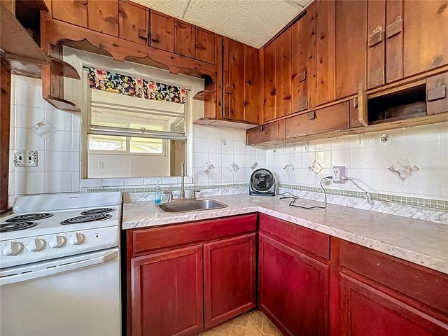 10440 FLOWERS AVENUE, Orlando, FL 32825