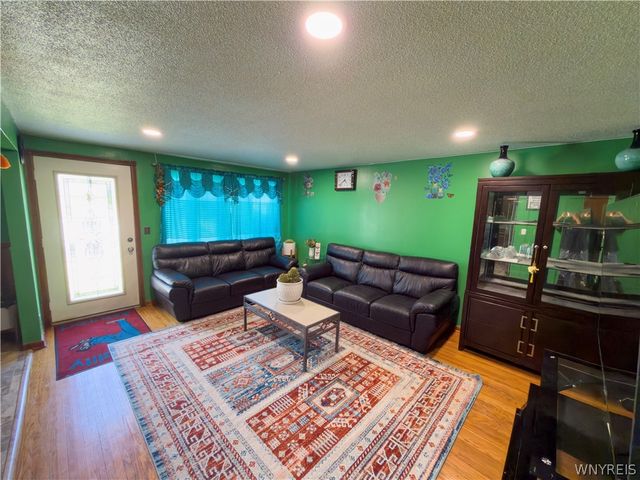 26 Caroline Lane, Cheektowaga, NY 14043