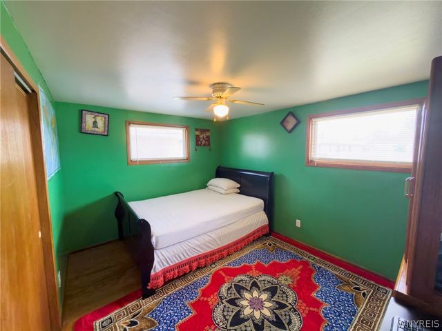 26 Caroline Lane, Cheektowaga, NY 14043