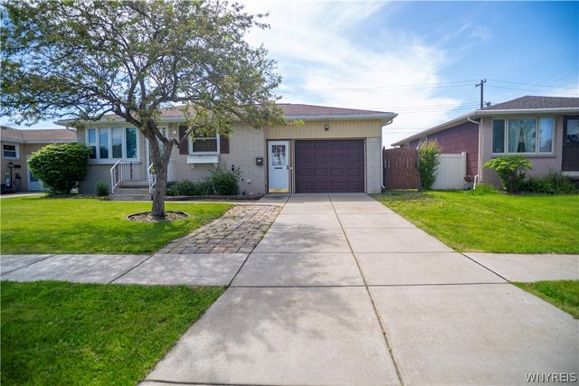 26 Caroline Lane, Cheektowaga, NY 14043