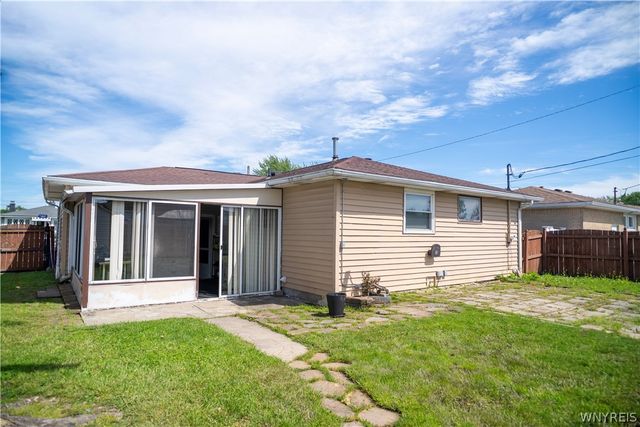 26 Caroline Lane, Cheektowaga, NY 14043