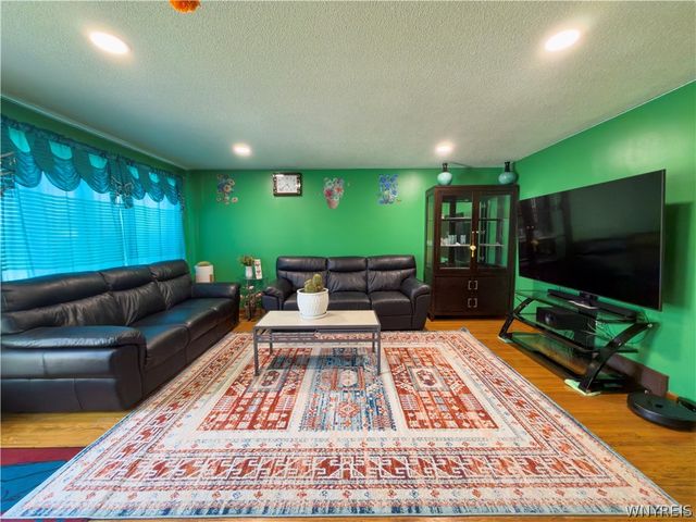 26 Caroline Lane, Cheektowaga, NY 14043