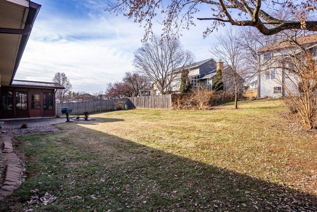 1818 Westminster Circle, Davenport, IA 52807