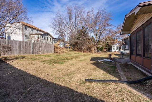 1818 Westminster Circle, Davenport, IA 52807