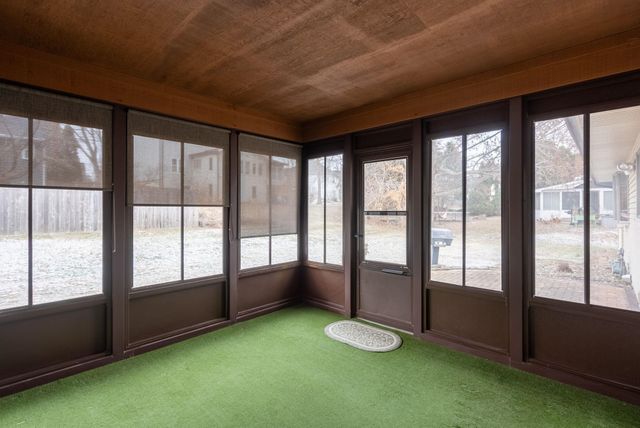 1818 Westminster Circle, Davenport, IA 52807