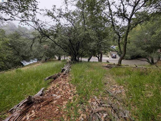 000 Girvin Drive, Oakland, CA 94603