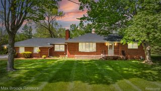 30025 Vernon Drive, Southfield, MI 48076