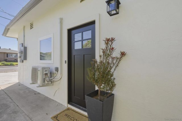 6850 Rosefield Dr, La Mesa, CA 91942