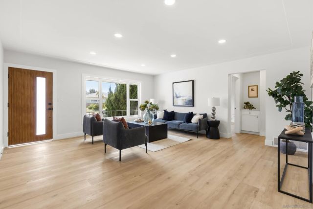 6850 Rosefield Dr, La Mesa, CA 91942