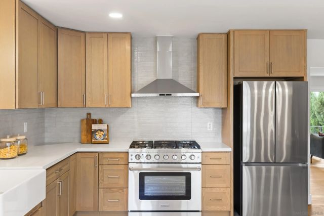 6850 Rosefield Dr, La Mesa, CA 91942