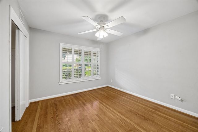 6200 Locke Lane, Houston, TX 77057