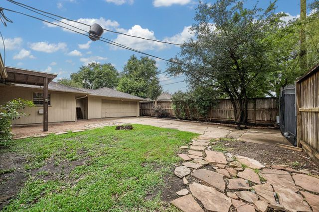 6200 Locke Lane, Houston, TX 77057