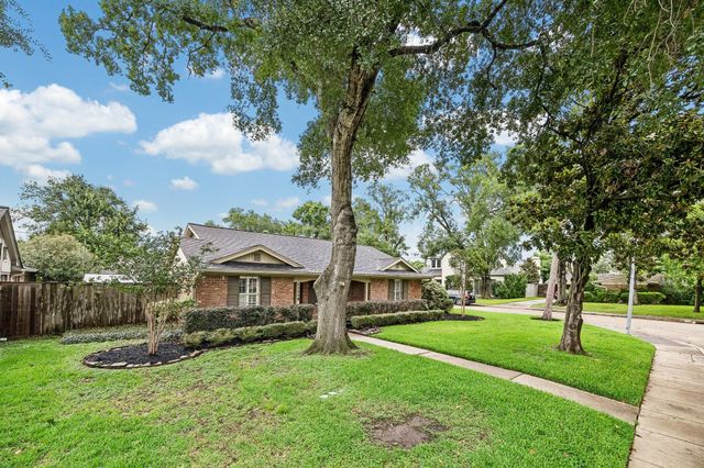 6200 Locke Lane, Houston, TX 77057