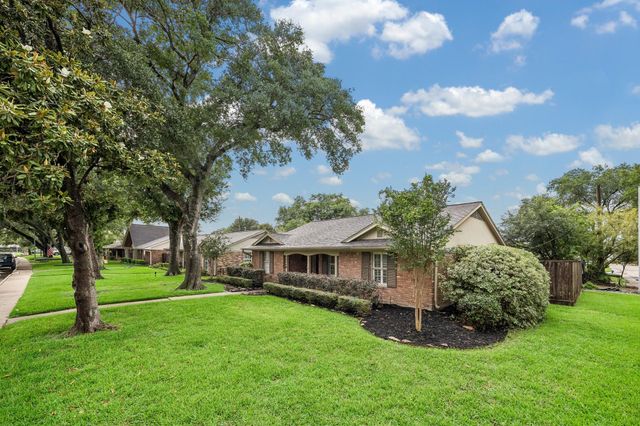 6200 Locke Lane, Houston, TX 77057