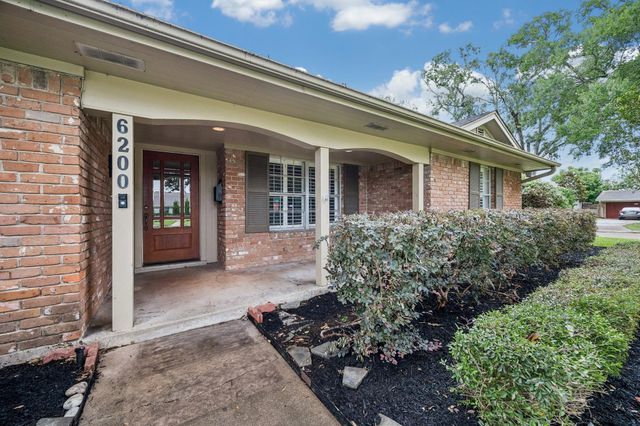 6200 Locke Lane, Houston, TX 77057