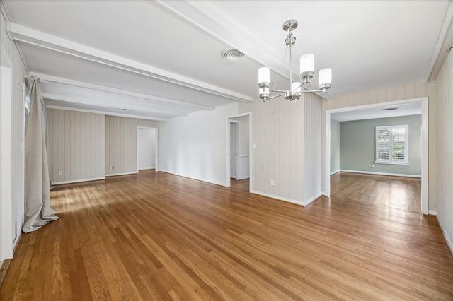 6200 Locke Lane, Houston, TX 77057
