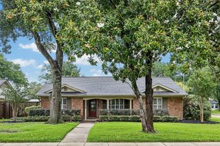 6200 Locke Lane, Houston, TX 77057
