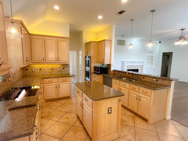1326 Stillwater Cove Drive, Little Elm, TX 75068