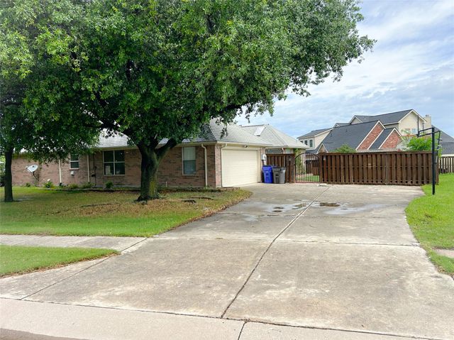1326 Stillwater Cove Drive, Little Elm, TX 75068