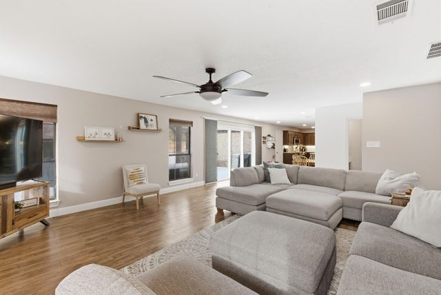 1936 Spinnaker Lane, Azle, TX 76020