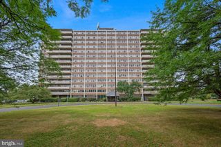 308 BARCLAY TOWERS, Cherry Hill, NJ 08034