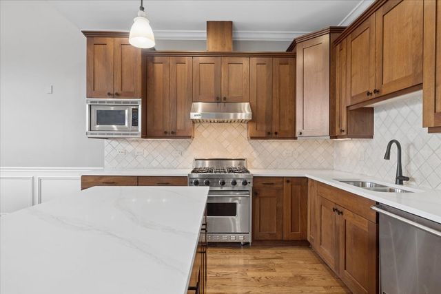 1130 W Diversey Parkway 4W, Chicago, IL 60614