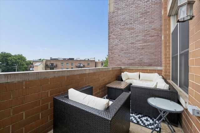 1130 W Diversey Parkway 4W, Chicago, IL 60614