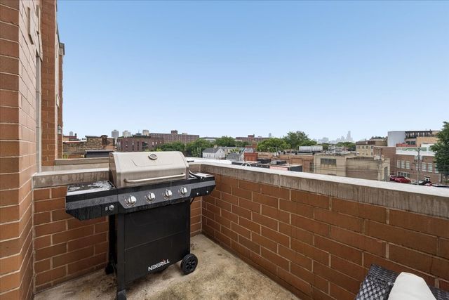 1130 W Diversey Parkway 4W, Chicago, IL 60614