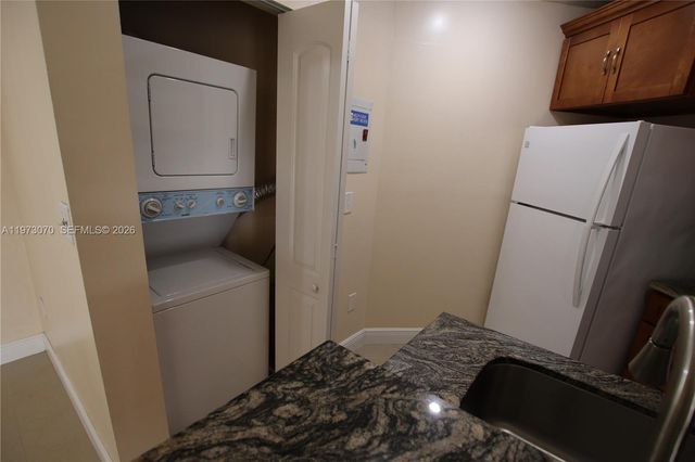 690 W Park Dr 2-204, Miami, FL 33172