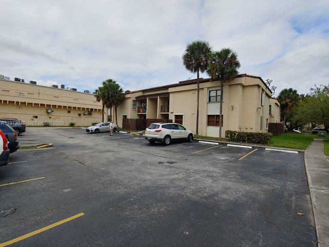 690 W Park Dr 2-204, Miami, FL 33172