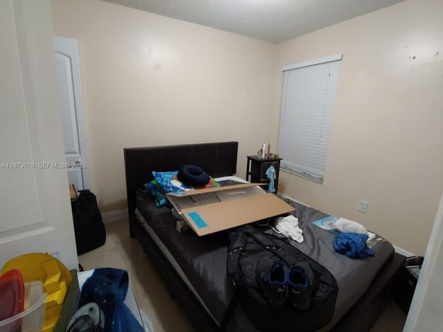 690 W Park Dr 2-204, Miami, FL 33172