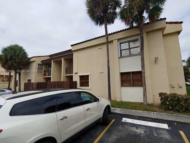 690 W Park Dr 2-204, Miami, FL 33172