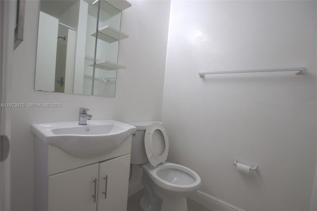 690 W Park Dr 2-204, Miami, FL 33172