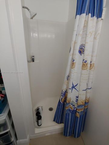 690 W Park Dr 2-204, Miami, FL 33172