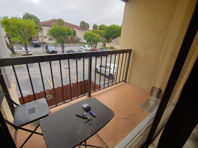 690 W Park Dr 2-204, Miami, FL 33172